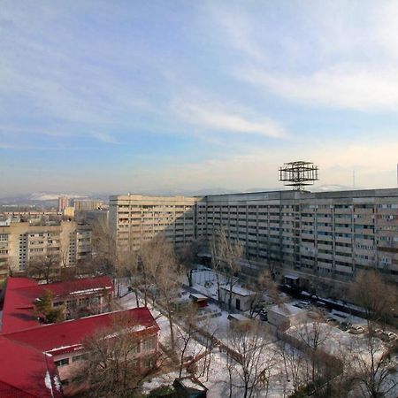 Интересная Двушка В Молодежке Almaty Exterior photo